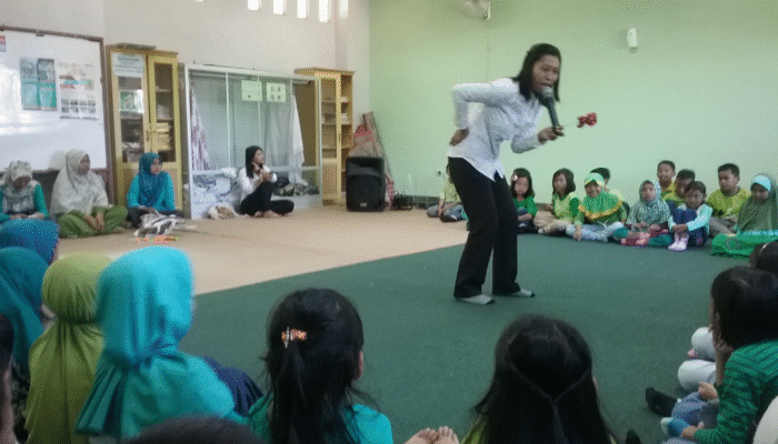 SD YPPSB 3 Datangkan Pendongeng Profesional