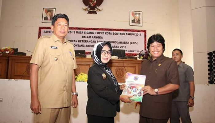 Walikota Bontang Sampaikan nota LKPJ di Hadapan Anggota DPRD