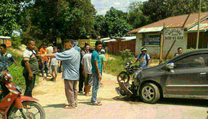 Kecelakaan antara Mobil dengan Sepeda Motor dijalan poros Kongbeng – Berau