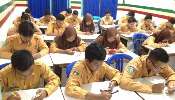 SMK IT Airlangga Samarinda Adakan Ujian Berbasis Mobile Pertama di Kaltim