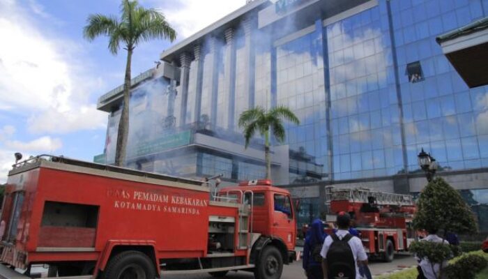 Kantor Gubernur Kaltim ‘Terbakar’