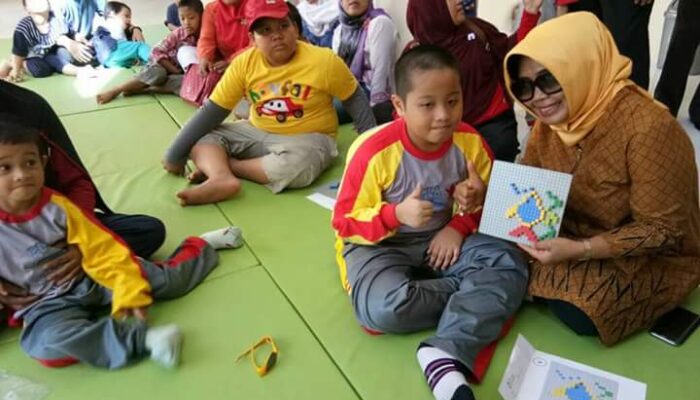 Hari Autis Sedunia, Walikota Neni Sambangi PLA