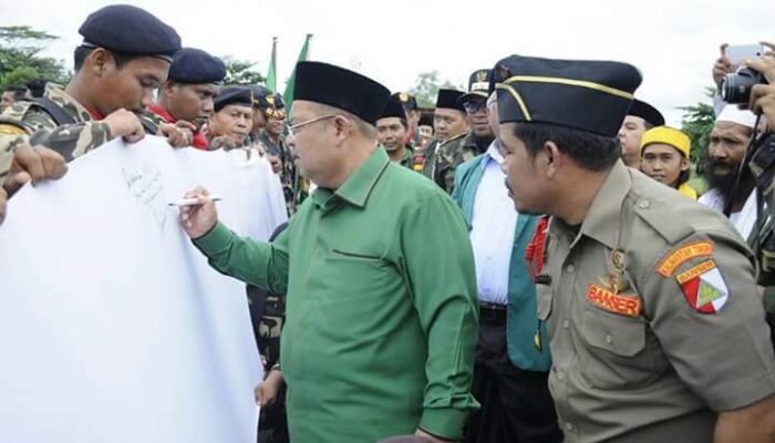 Bupati Kutai Timur dan 1000 Banser NU Tandatangani Petisi Tolak HTI dan Paham Anti NKRI