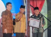 Kinerja Terbaik Tiga Tahun Berturut–Turut, Bupati Sidoarjo Terima Penghargaan Parasamya Purnakarya Nugraha