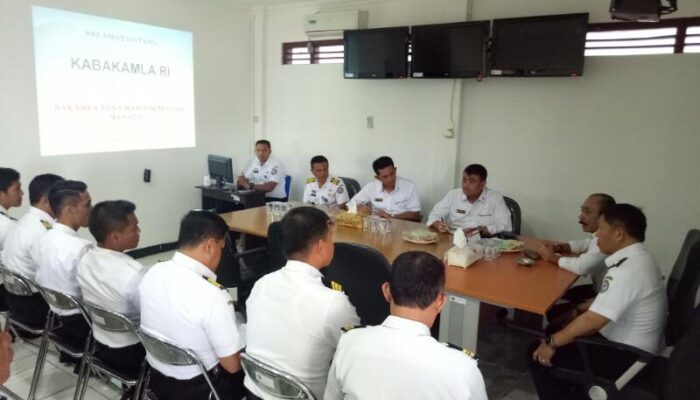 Kepala Bakamla RI Tinjau Kesiapan Sarana Prasarana dan Personel Zona Tengah