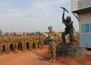 Dansatgas Kompi Zeni TNI Resmikan Patung Peacekeeper di Bumi Afrika   