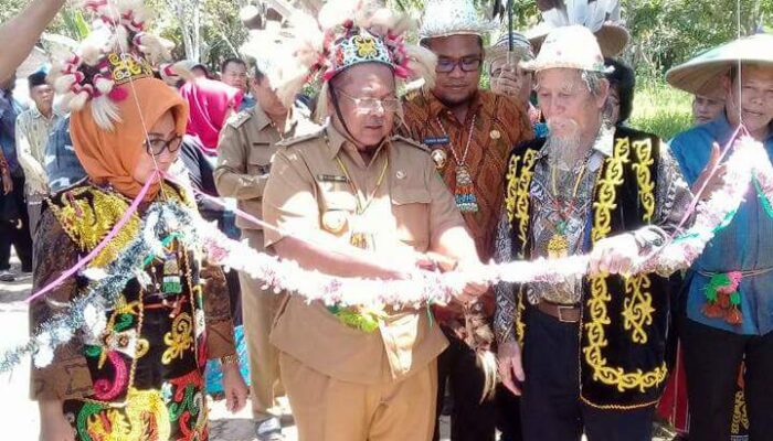 Bupati Ismunandar Canangkan Kampung KB di Busang