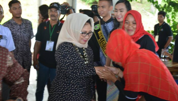 BPPD Kutim Akan Kukuhkan Hj. Encek UR. Firgasih, SH Jadi Bunda Pariwisata Kutim