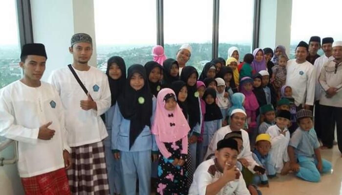 TPa Darul Ikhlas Sangatta Adakan Wisata Religi
