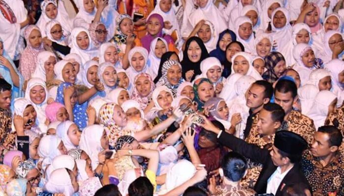 Kunjungi Ponpes Darussalam, Ciamis, Presiden Jokowi Janjikan Bangun Rusun 3 Lantai
