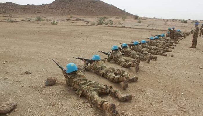 Pasukan Garuda Laksanakan Latihan Menembak di Sudan