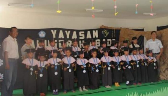 Yayasan Anugerah Abadi Lepas 31 Siswa Siswi Paud dan SD