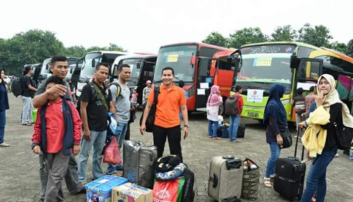 Mabes TNI Berangkatkan 662 Prajurit dan PNS TNI Mudik Gratis