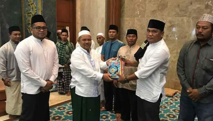 Masjid Agung Kutai Timur Salurkan 477 Paket Zakat