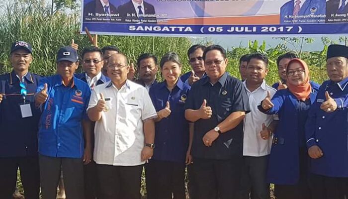 Bupati Ismunandar Letakkan Batu Pertama Kantor Sekretariat Nasdem Kutim