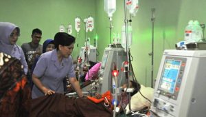 Ketua Umum IKKT PWA Tinjau Bakti Sosial Kesehatan   