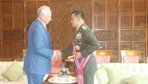 PGAT Kerajaan Malaysia Anugerahi Panglima TNI Tanda Kehormatan