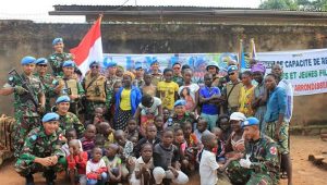 Sambut HUT RI Ke-72, Pasukan Garuda Gelar Pengobatan Gratis di Afrika Tengah   