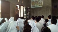 Kanit Bimas Polsek Muara Wahau Sosialisasi Bahaya Penyalahgunaan Narkoba di SMA N 2 Muara Wahau