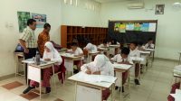 Disdik Kutim Meninjau Langsung Ujian Sekolah di SD YPPSB 3