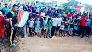 Para Lansia Turut Meriahkan Jalan Santai Dengan Semangat Kemerdekaan di Kecamatan Long Mesangat