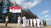 Teluk Perancis Jadi Saksi Pengibaran Bendera Merah Putih