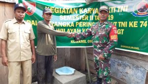 Pembuatan Jamban Baru Bagi Masyarakat Tak Mampu Bentuk Aksi Kepedulian Koramil 0909-02 Sangkulirang