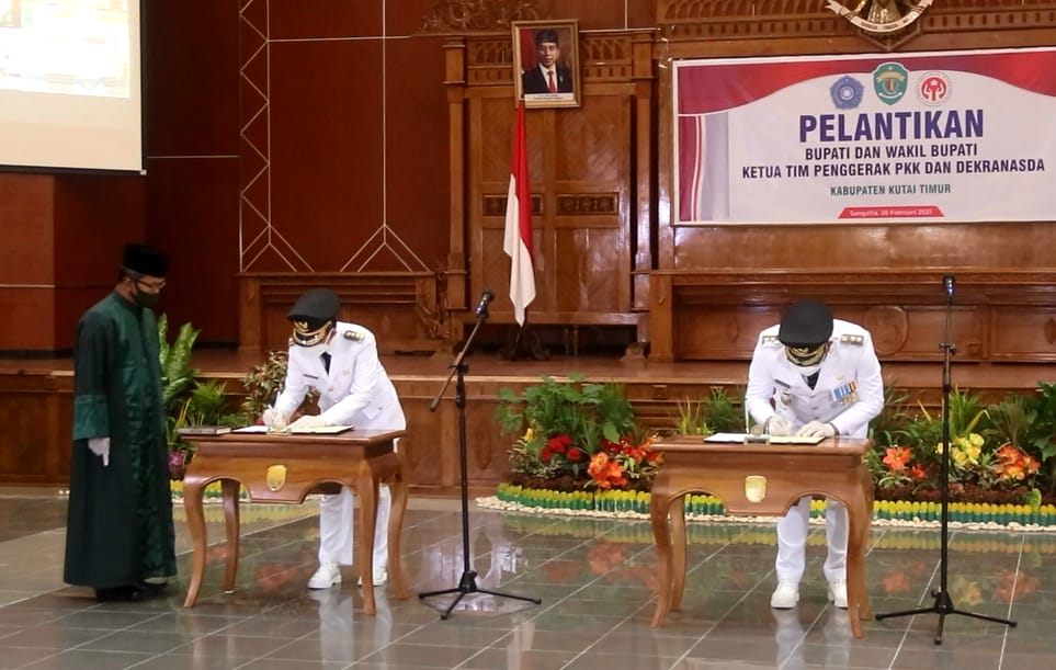 Sah! Bupati dan Wakil Bupati Kutim Terpilih, Dilantik Secara Virtual Oleh Gubernur Kaltim