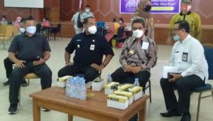 Ardiansyah – Kasmidi Disuntik Lagi Vaksin Covid-19