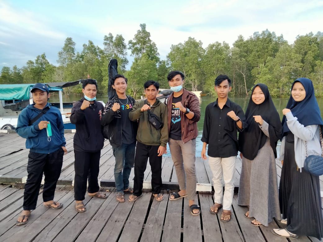 santai di pantai kenyamukan