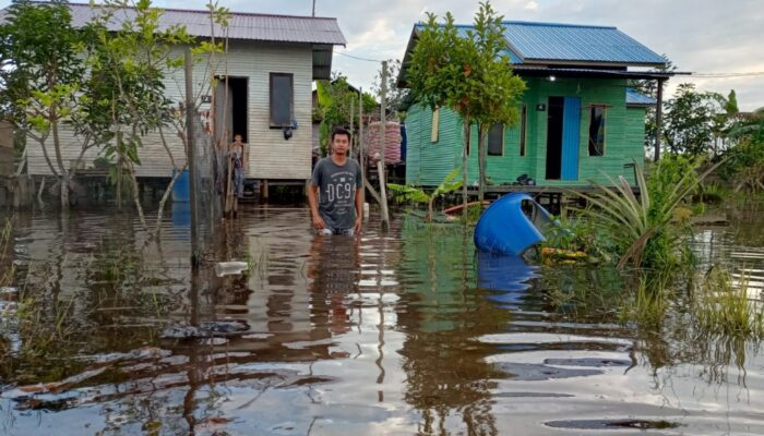 Dua Kali Terendam Banjir, Warga Keluhkan Kanal Dua Yang Penuh Rumput