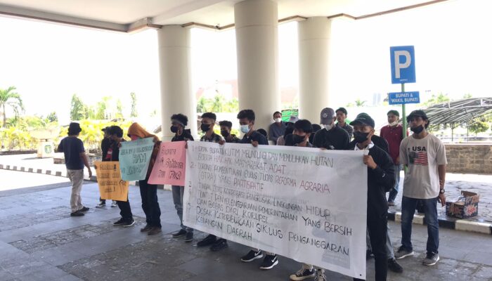 FRK dan Puluhan Pemuda Kutim Unjukrasa Tuntut Kepala Daerah Tandatangani Pakta Integritas