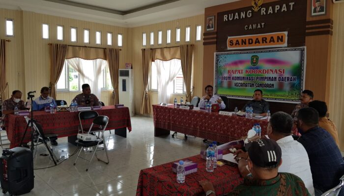 Rakor Perbaikan Akses Jalan Menuju Kecamatan Sandaran dan Sosialisasi Pencapaian Vaksin