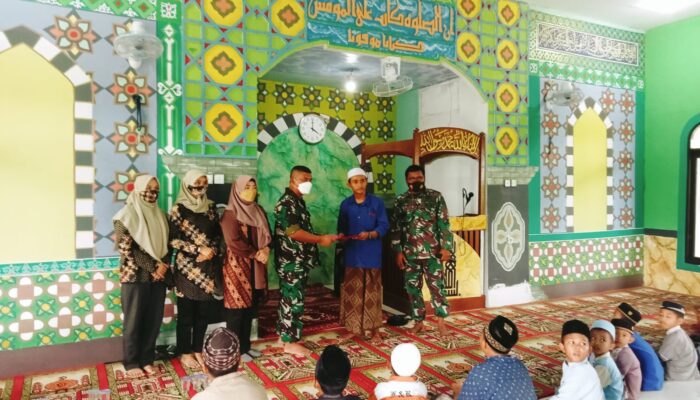 Lanal Sangatta Serahkan Bantuan Sembako dan peralatan mengaji bagi TPA Raudhatul Jannah