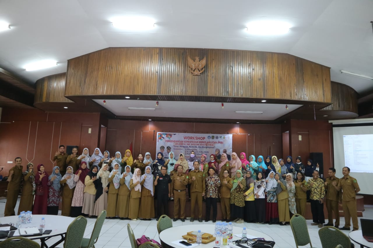 guru harus sadar hidup di era teknologi